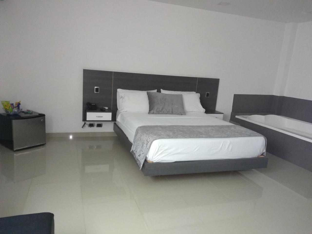Calle 10 Express Hotel 麦德林 外观 照片